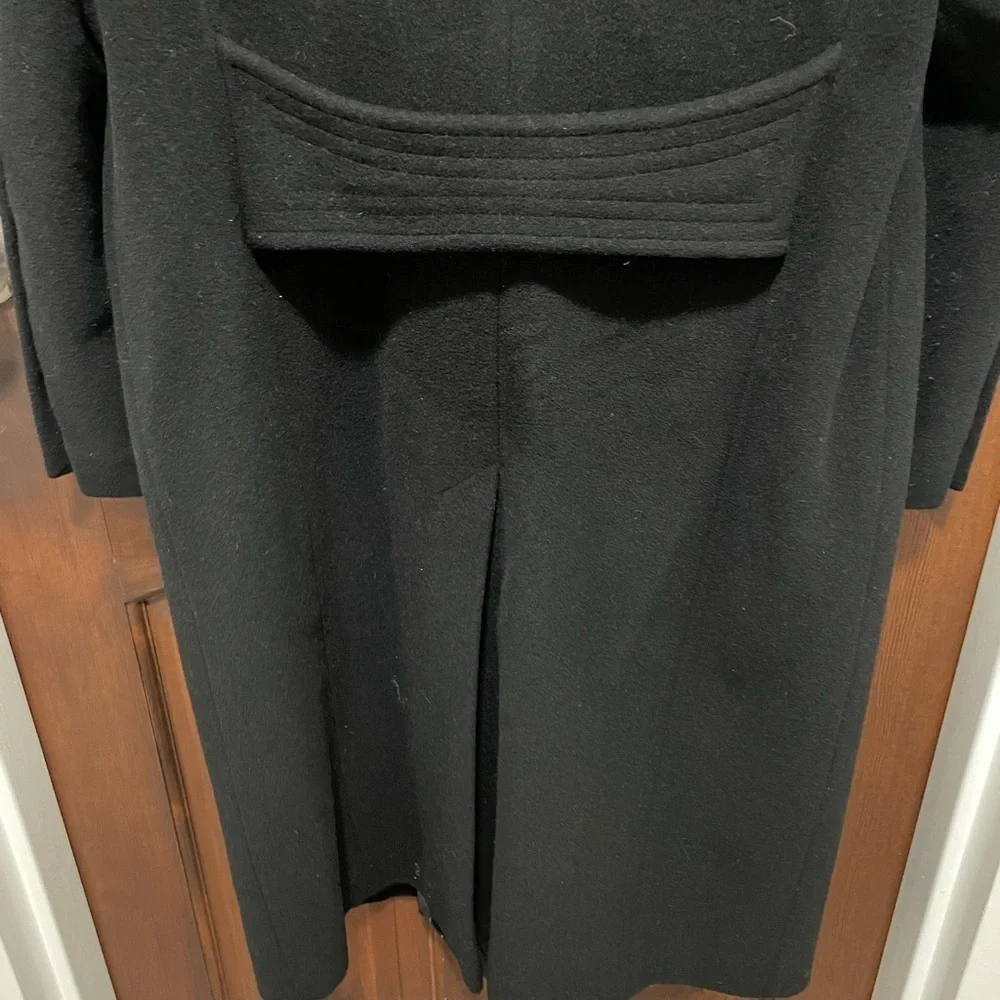 Dinomoda women’s Chic Black Wool and Angora blend coat size 44 (large-X large)